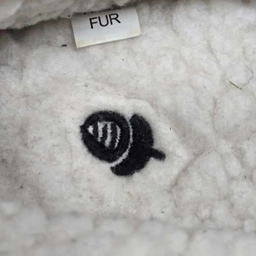 Acorn Black/Gray Knit slip on with Faux Fur Slippers. Hard sole, Size 6.5/7.5 - Picture 6 of 7